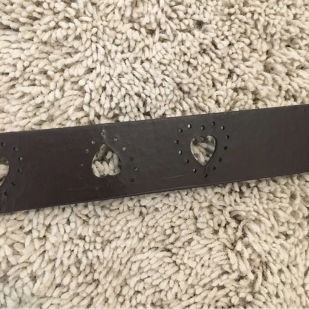 Girls size medium cutout heart belt